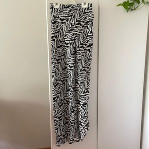 Black and white zebra print maxi skirt-Small